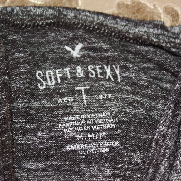 Soft & Sexy Daisy Tee - Picture 4 of 4